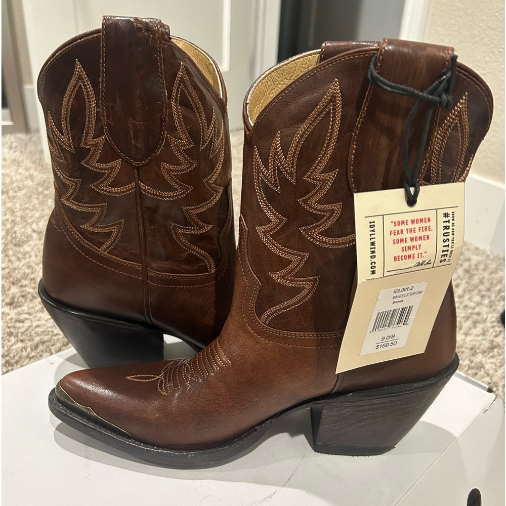 Idyllwind boots NWT